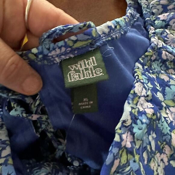 Wild Fable Blue Floral Puff Sleeve Crop Top With Lattice Back NWT Large or XL - Picture 11 of 12